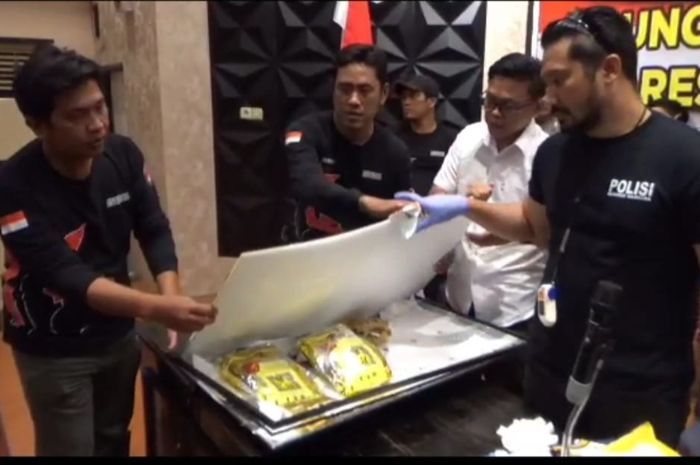 Masuk Dalam TV, Penyelundupan Sabu 5 Kg Masuk Lewat Pelabuhan Parepare Digagalkan Polisi di Pinrang
