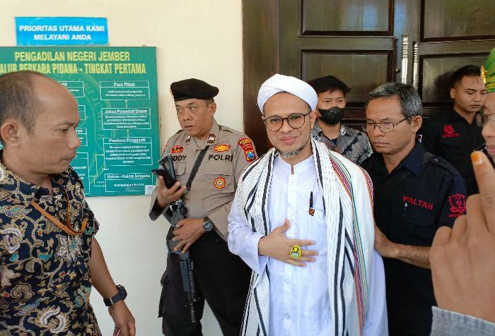 Majelis Hakim Belum Siap, Sidang Putusan Kiai Cabul di Jember Ditunda