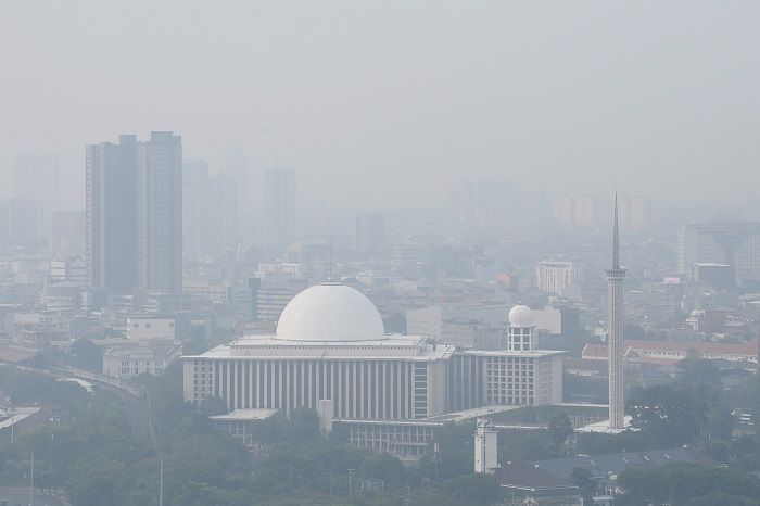 Warga DKI Diminta Aktif Sirami Lingkungannya demi Kurangi Polusi Udara di Jakarta