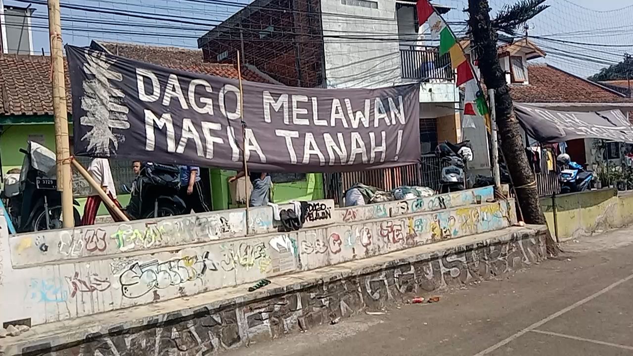 Ditembak Gas Air Mata saat Bentrok dengan Polisi, Warga Dago Elos Bandung Trauma 