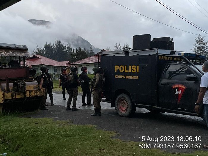 Kuasai Markas KKB Pimpinan Numbuk Talenggen, 1 Prajurit TNI Terluka!