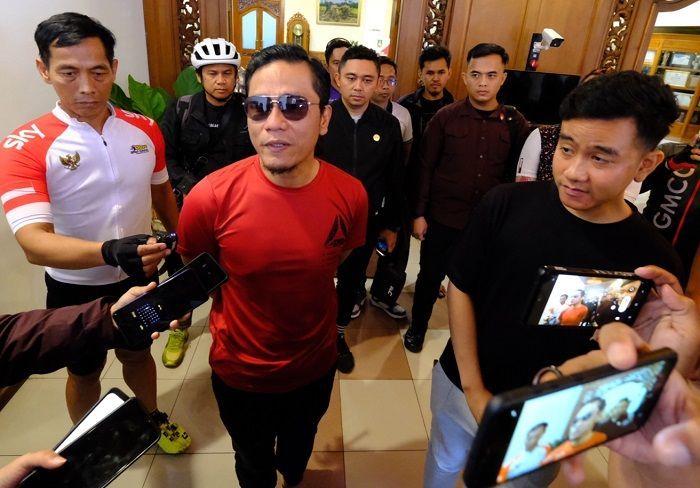 Naik Sepeda Dari Jogja ke Solo, Gus Miftah Undang Gibran di Ulang Tahun Ponpes Ora Aji