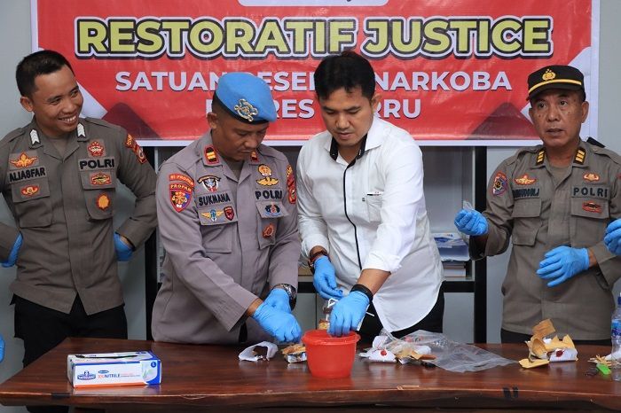Polres Barru Musnahkan BB Sabu-sabu 0,13 Gram Hasil Pengamanan dari 3 Tersangka