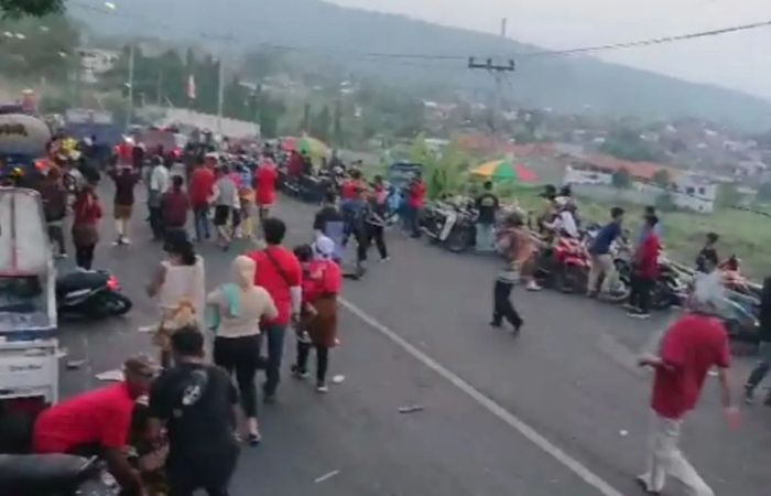 2 Orang Meninggal dalam Insiden Truk Tangki Tabrak Penonton Karnaval di Pacet, Belasan Orang Terluka