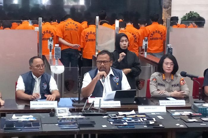 Bareskrim Bongkar Sindikat Judi Online Bermarkas di Bali, 31 Orang Ditangkap!