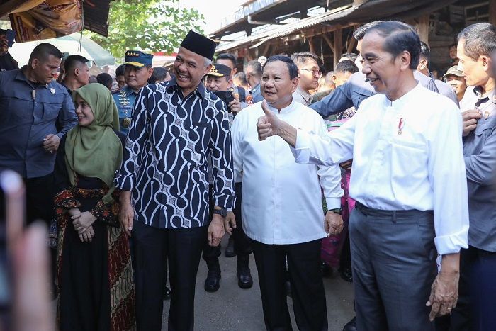 Temani Jokowi Kunjungi Pasar Grogolan, Ganjar Diteriaki 'Presiden'oleh Warga