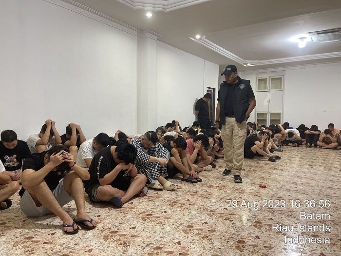 Kolaborasi Bareng Polisi Tiongkok, Polri Tangkap Pelaku Love Scamming di Batam!