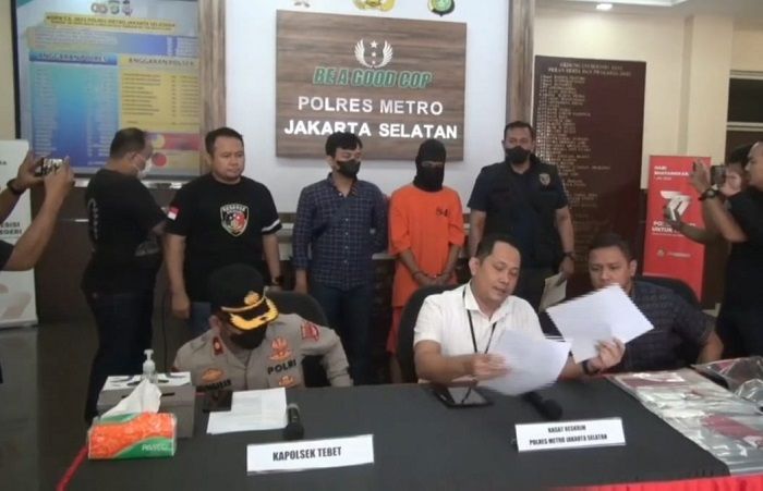 Sadis! Lima Tusukan Ditikamkan Tetangga Bunuh Tetangga di Tebet