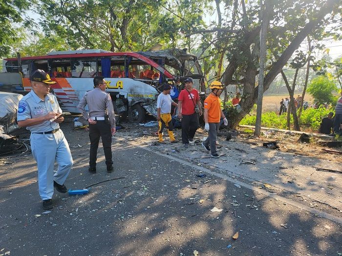 Merinding! Begini Kronologi Maut Kecelakaan 2 Bus di Ngawi: Sempat Adu Banteng!