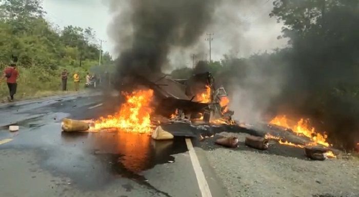 Tragis! Mobil Bermuatan Minyak di Bungo Terbakar hingga Sebabkan sang Sopir Tewas Mengenaskan