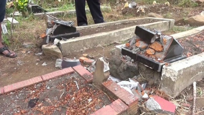 Warga Jember Heboh Belasan Makam Dirusak Orang Tak Dikenal, Nisa Hancur Berantakan