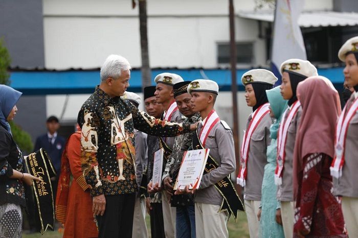 Silaturahmi ke Ponpes Roudhotul Muta'allimin Surabaya, Ganjar Dikenal Figur Merakyat dan Ulet