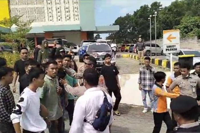 Buntut Bentrok Ormas di Bekasi, Polisi Tetapkan 3 Orang Jadi Tersangka