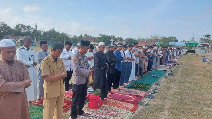 Kemarau Panjang Picu Kekeringan, Forkopimcam dan Warga di Sidrap Salat Istisqa Minta Hujan