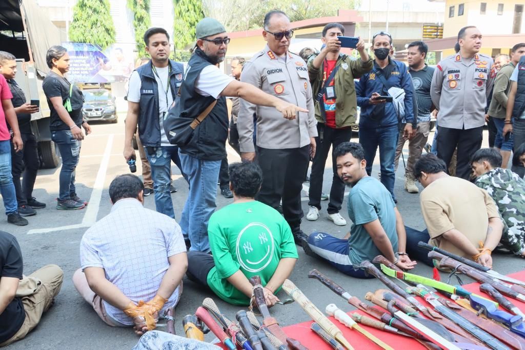 Polisi Amankan 34 Orang Saat Gerebek Kampung Bahari Jakut, 29 Diantaranya Positif Narkoba