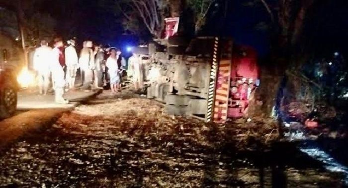 Mobil Damkar Jeneponto Terbalik saat Hendak ke Lokasi Kebakaran, Petugas Patah Kaki
