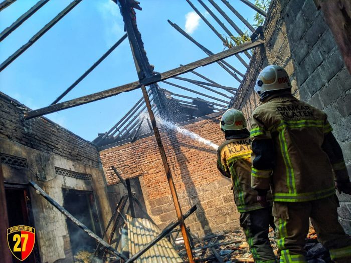 Diduga Depresi, Anak Tega Membakar Rumah Orang Tuanya Sendiri