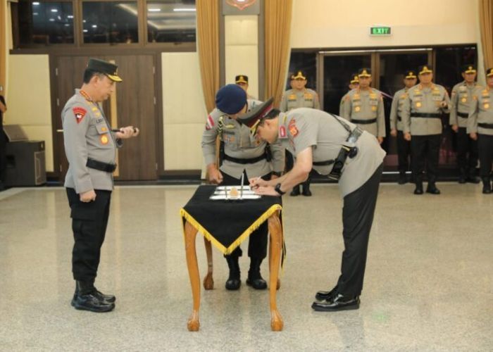 Kapolri Pimpin Upacara Kenaikan Pangkat, 4 Pati Polri Resmi Naik Tingkat!