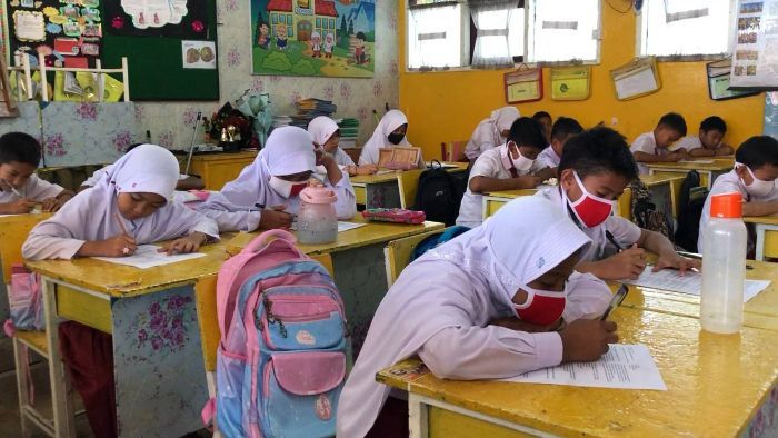 Kabut Asap 'Mengepung' Riau, Siswa dan Guru Diminta Pakai Masker
