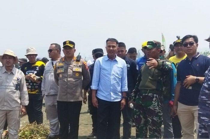 Kades Tolak Pandawara Bersihkan Pantai Cibutun Loji, Pj Gubernur Jabar Bilang Salah Paham: Gak Bakal Dituntut!