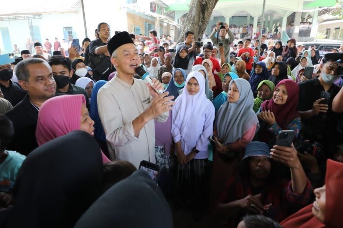 Silahturahmi ke Ponpes Al-Jauhariyah, Ganjar Dapat Sorban hingga Diskusi soal Pendidikan
