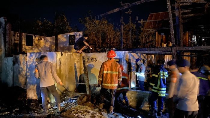 Rumah Praktek Bidan di Parepare Dilalap Si Jago Merah, Kerugian Sampai Ratusan Juta Rupiah!