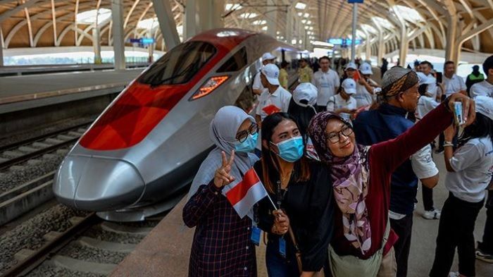Jangan Lupa! Kereta Cepat Whoosh Mulai Berbayar Per 18 Oktober 2023, Segini Harga Tiketnya