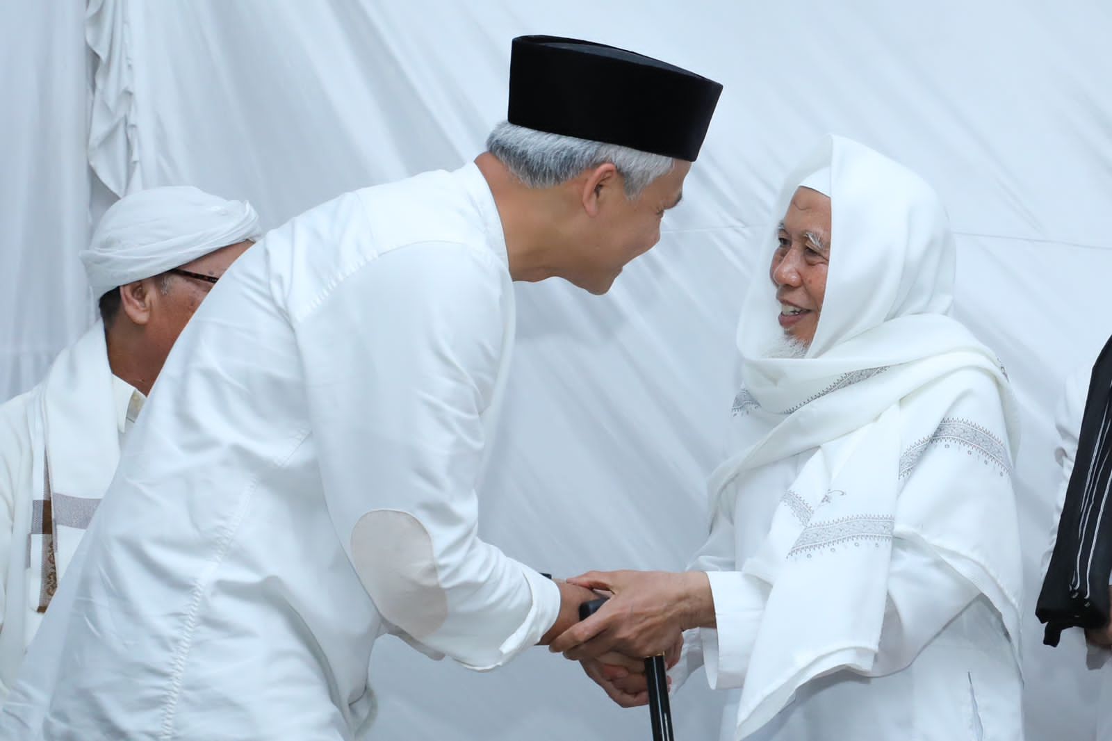 Ganjar Dapat Pesan Khusus dari Pengasuh Ponpes Nurul Muhsinin, Apa Itu ?