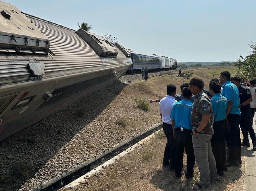 Kecelakaan Kereta Api Argo Semeru di Kalimeru Sentolo Kulon Progo: Kereta Anjlok, Penumpang Berhamburan