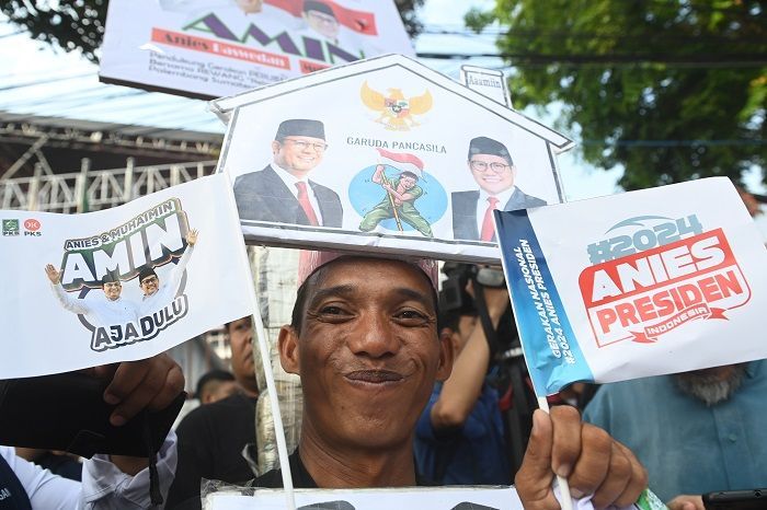 Anies-Muhaimin Daftar ke KPU Naik Land Rover, Diiringi Selawat dan Ya Lal Wathon
