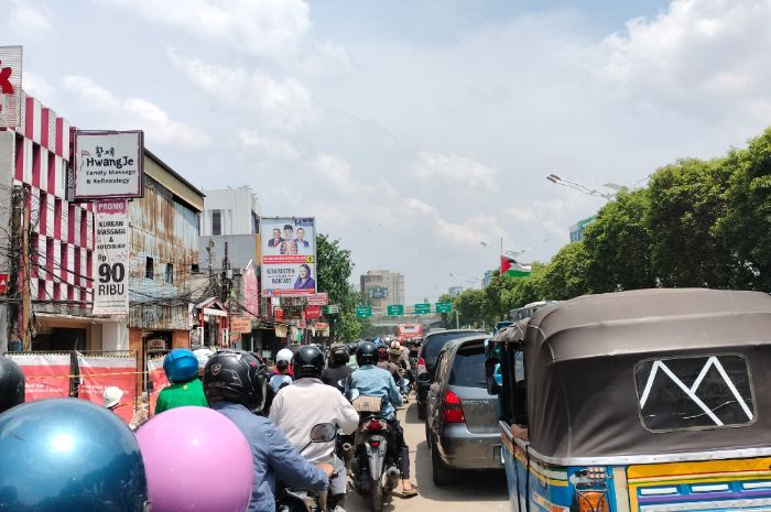 Ada Pendaftaran Capres di KPU, Sejumlah Jalan di Jakarta Macet Parah
