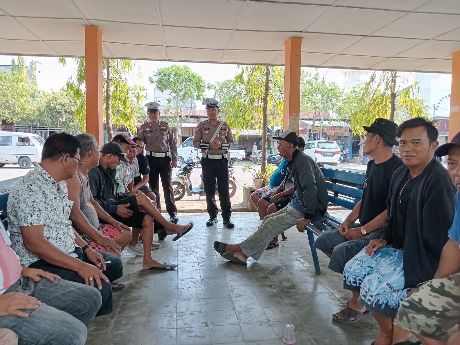 Sering Parkir dan Berhenti Sembarangan, Sopir Angkot di Sidrap Langsung Diedukasi Polantas
