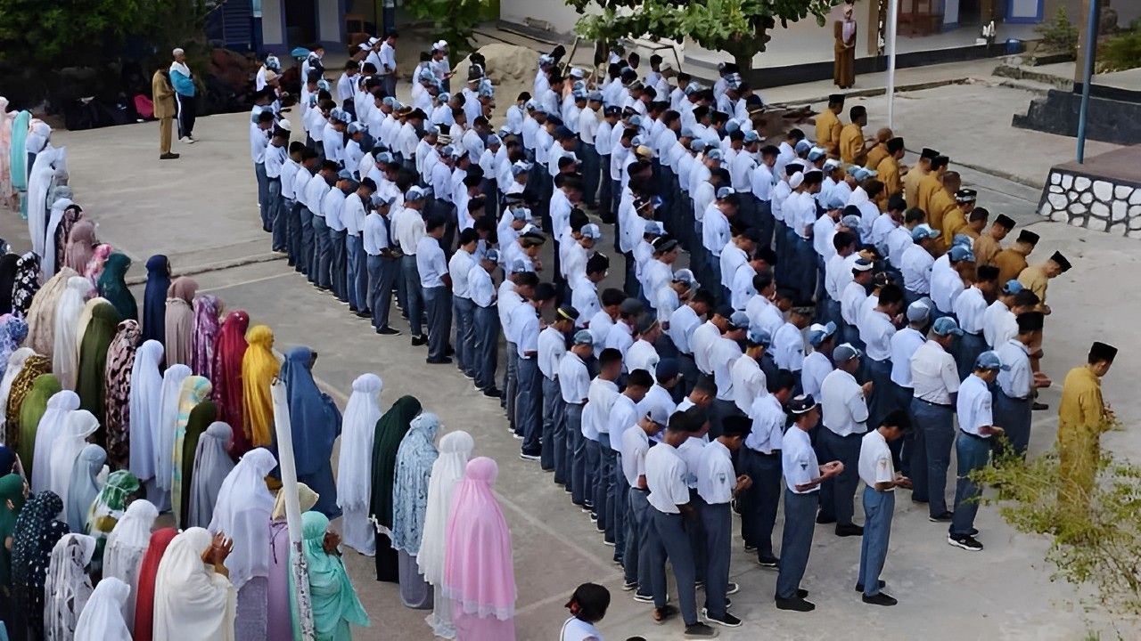 Puluhan Ribu Siswa di Sulawesi Tenggara Salat Gaib dan Doa Bersama untuk Palestina