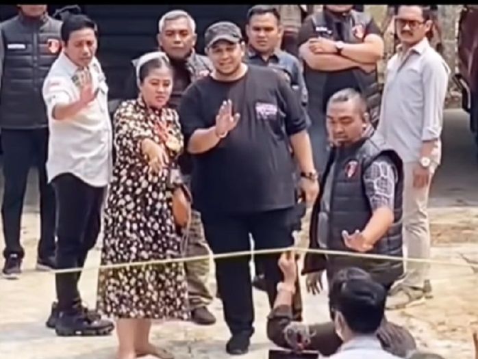 Heboh Mbak Rara Pawang Hujan Hadir Saat Olah TKP Pembunuhan di Subang, Ini Kata Polisi
