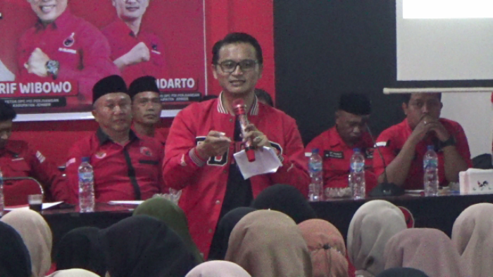 Enggan Tanggapi Soal Sepak Terjang Gibran, PDIP Jember: Kita Fokus Menangkan Ganjar-Mahfud