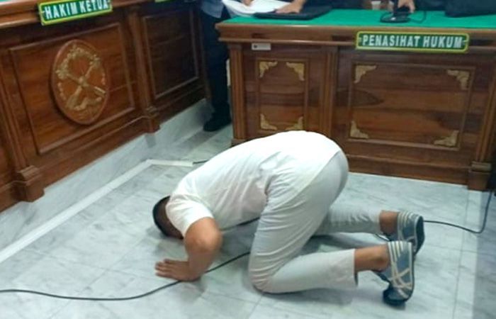 Dugaan Penimbunan BBM Bersubsidi di Medan, AKBP Achruddin Divonis Bebas dan Langsung Sujud Syukur