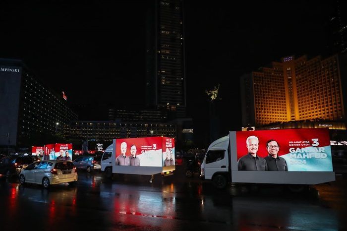 Dapat Nomor Urut Tiga, Videotron Ganjar-Mahfud Bertebaran di Bundaran HI