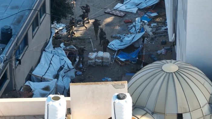 Pasukan dan Tank Israel Serbu Rumah Sakit Al-Shifa, Dokter Beri Peringatan Katastrofa
