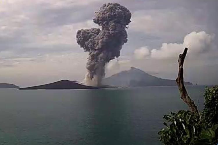 Polda Banten Imbau Nelayan Hingga Warga Waspada Erupsi Anak Gunung Krakatau