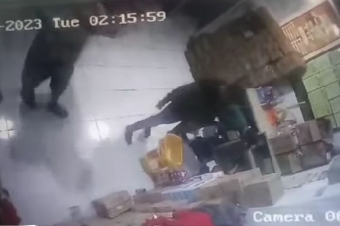Viral Momen Perampokan Minimarket di Bekasi, Begini Kronologinya