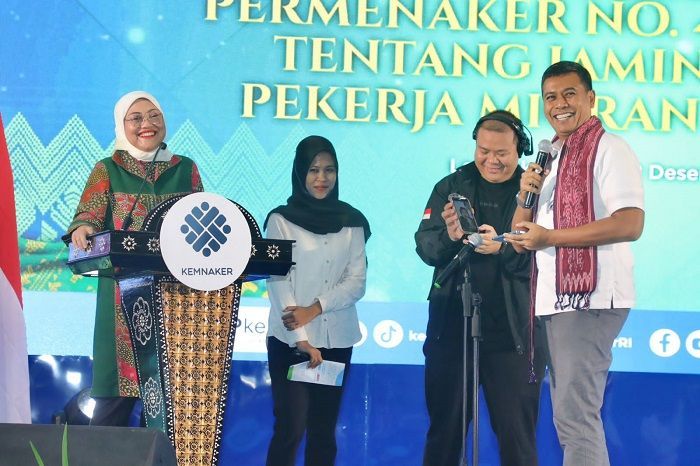 Menaker Ida Fauziyah Sosialisasikan Jaminan Sosial Ketenagakerjaan ke Kantong Pekerja Migran
