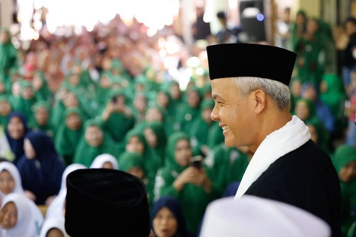 Sowan ke Ponpes Modern Sirojul Munir, Ganjar Janji Bakal Jalankan Insentif untuk Guru Agama