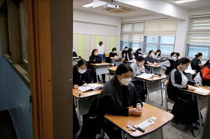 Ibu di Korea Rata-rata Alami Tekanan Mental saat Anaknya Persiapan Ujian Masuk Perguruan Tinggi