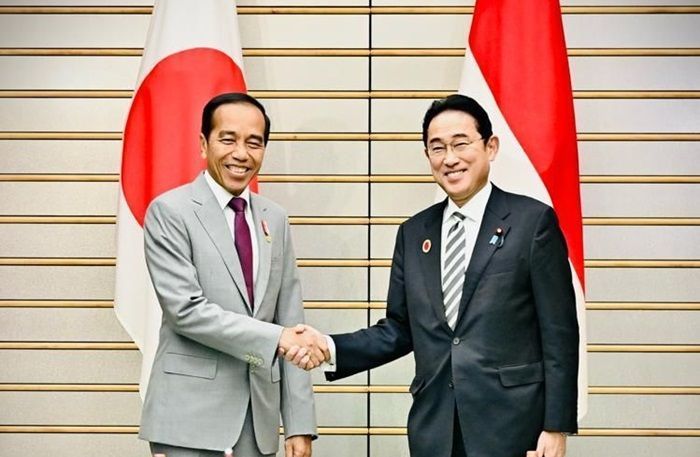 Bertemu Perdana Menteri Jepang, Jokowi Bahas Kerja Sama Antar Negara Termasuk Pembangunan MRT Jakarta