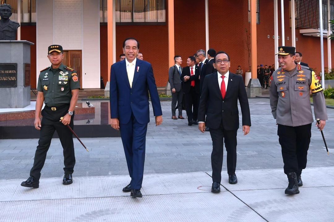 Gunakan Dasi Kuning Bukti Jokowi Milik Semua Rakyat Indonesia, Bukan 1 Kelompok Saja!