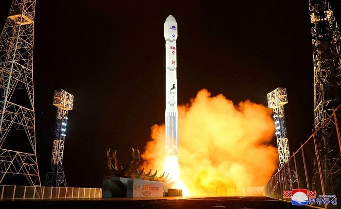 Korea Utara Luncurkan Rudal Jarak Jauh Paling Kuat Setelah Pertemuan Korea Selatan-AS