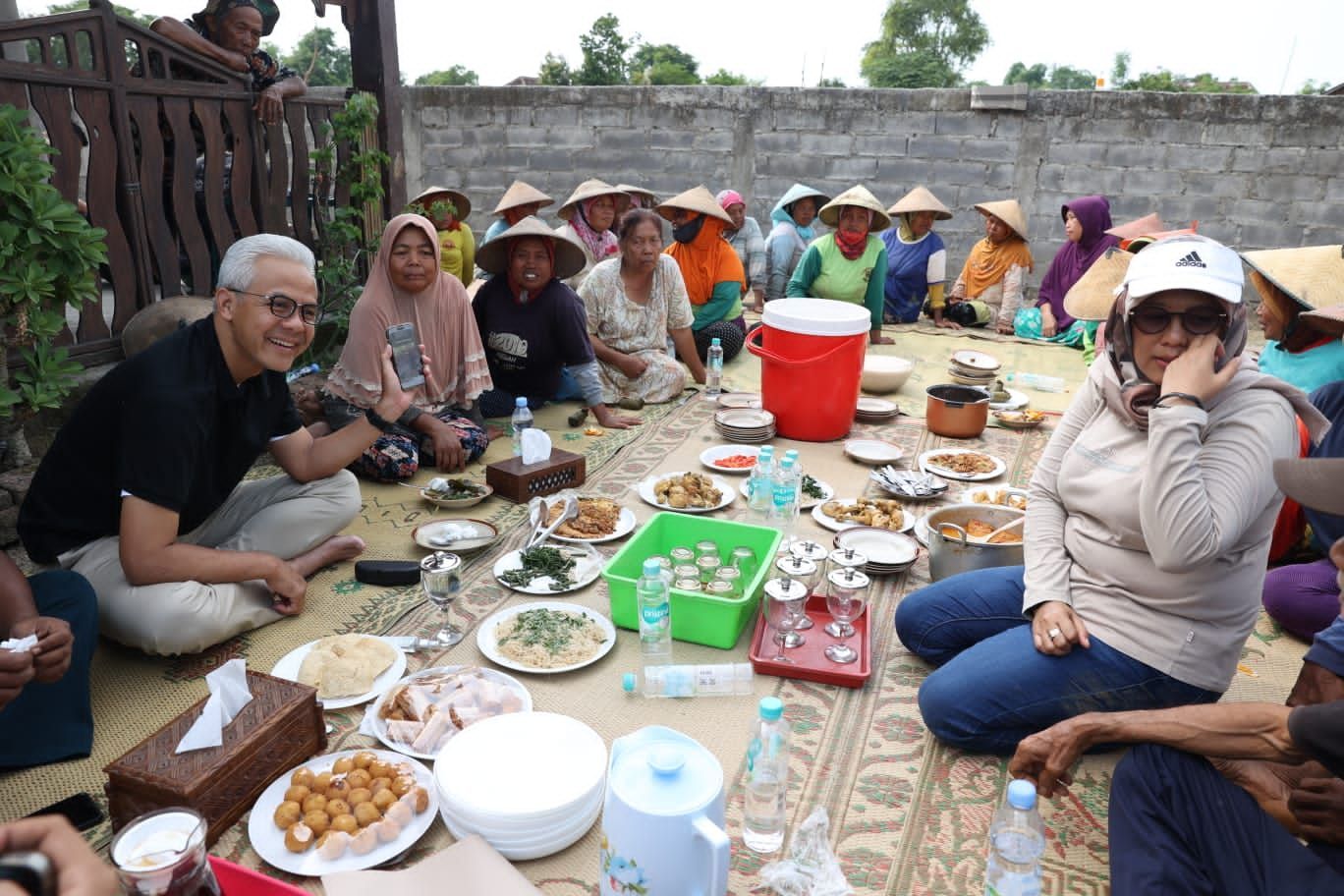 Serap Aspirasi Petani, Ganjar Menginap hingga Sarapan Bareng di Rumah Warga di Sragen