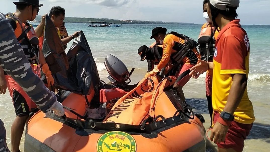 Nelayan Temukan Mayat Tanpa Identitas Mengapung di Perairan Pantai Kelan Kuta Bali, Diduga WNA
