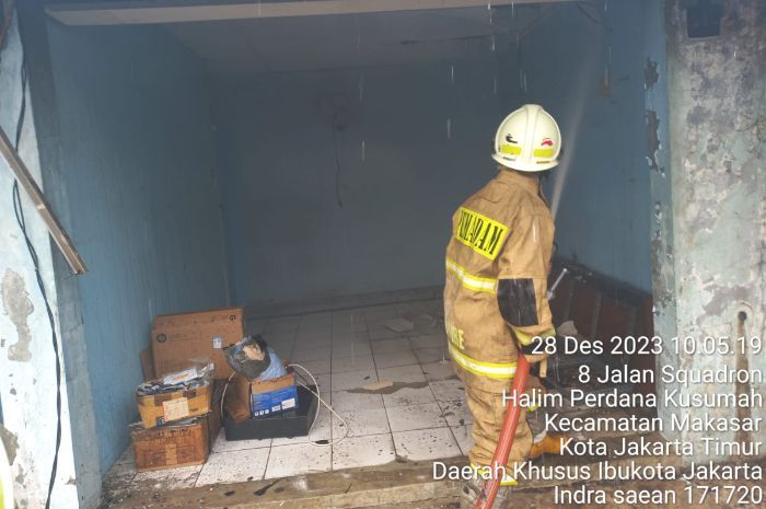 Gas Elpiji Bocor, 13 Kios Hingga Rumah Ibadah di Jaktim Terbakar