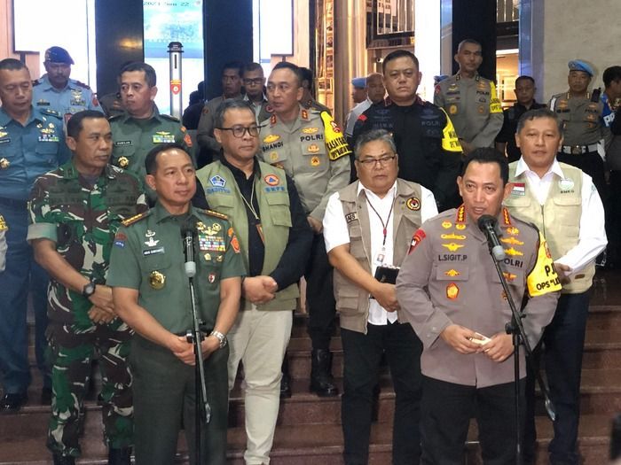Kapolri-Panglima TNI Sebut Malam Tahun Baru di Seluruh Wilayah Indonesia Berjalan Aman